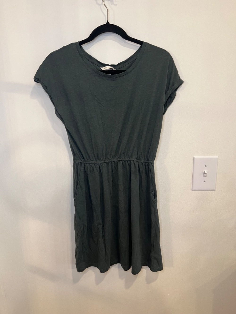 H&M Olive Green Pocket Tee Dress Size Small | Casual Everyday Mini Dress